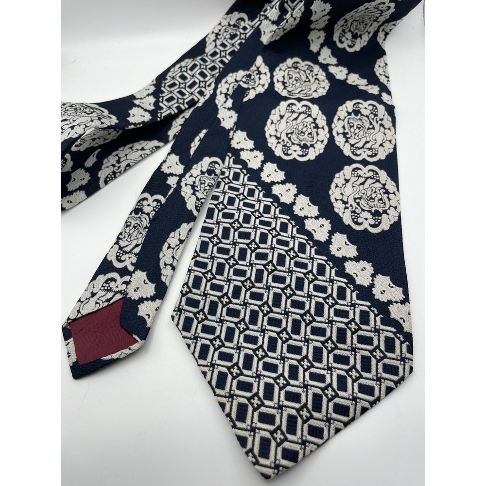 Vintage Trevira Navy Blue White Medallion Geometric Wide Necktie 4.25 Inch